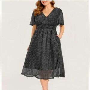 Neat BloomChic Plus Size Black/Silver Accent Waist Short Sleeve Dress - Size 1XL